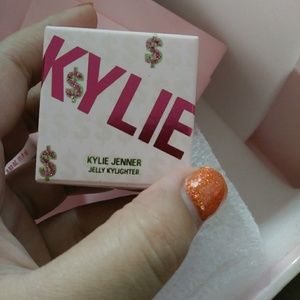 Pink Paper Highlighter